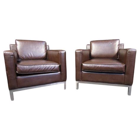 Pair of Mid-Century Modern Club Chairs at 1stDibs