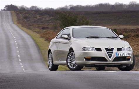 Alfa Romeo GT (2008) - picture 4 of 6