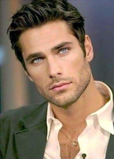 Pin di Llee J su possible DARK hair men for characters | Uomini barba ...