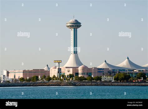 Marina Mall Abu Dhabi Stock Photo - Alamy