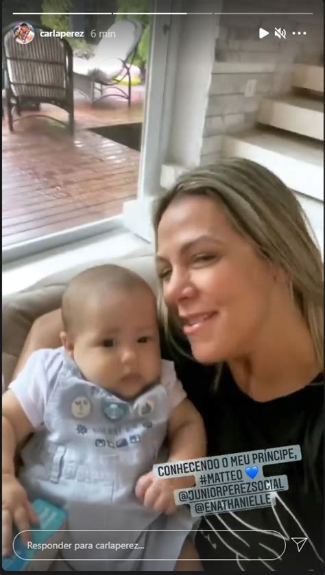 Carla Perez aparece feliz da vida bebê recém nascido e se derrete