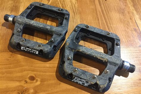 Race Face Chester Pedal Review: The Budget Friendly Flat Pedal [Video ...
