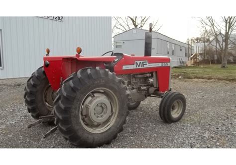 1982 Massey Ferguson 255 Farm Tractor