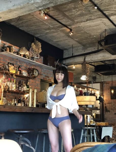 “美少女でガチヲタ”鈴木聖のfカップ爆乳水着画像 グラビア大銀河