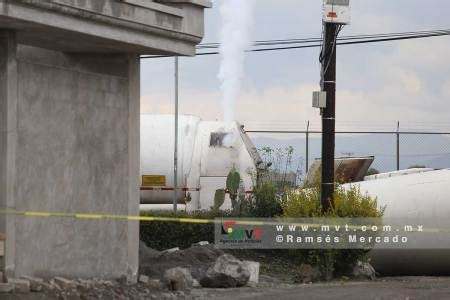 Vuelca Pipa Con Nitr Geno Y Evacuan A Habitantes De San Pedro Totoltepec