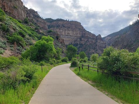 Hanging Lake (7,290'), Glenwood Canyon - Trekking Colorado