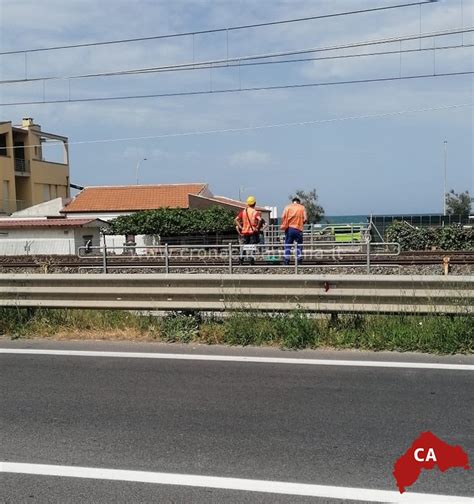 Cammina Sui Binari Investito E Ucciso Dal Treno Cronache Ancona