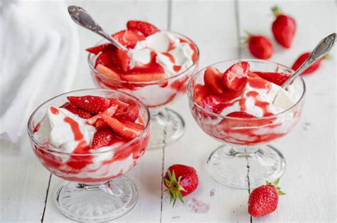 Panna Cotta Au Thermomix Et Son Coulis De Fraise Yummix