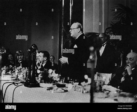 Winston churchill speech hi-res stock photography and images - Alamy