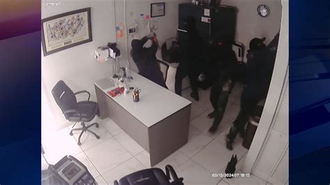 Search Underway For Four Thieves Accused Of Trying To Rob Miami Jewelry