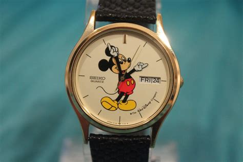 Vintage Seiko Y Mickey Mouse Men Quartz Day Date Watch