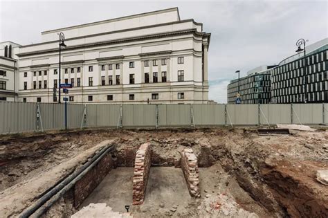 Niezwykłe znaleziska pod Pałacem Saskim To znaleźli archeolodzy