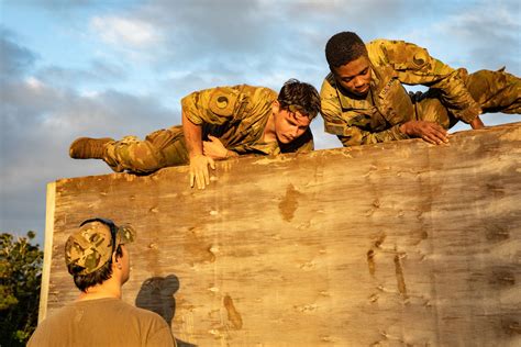 Virginia Guard Red Dragons Earn Their Spurs in Kenya > National Guard ...