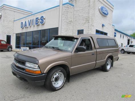 2003 Sandalwood Metallic Chevrolet S10 Regular Cab 64870017 Photo 8 Car Color