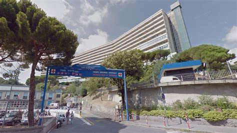 Incidente Sul Lavoro A Genova Operaio Edile Cade Dai Ponteggi