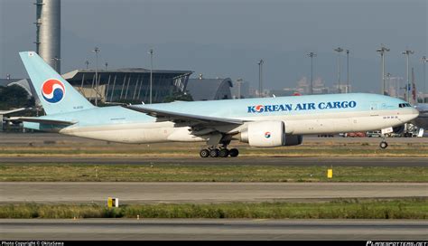 HL8251 Korean Air Boeing 777 FB5 Photo By OkitaSawa ID 805682