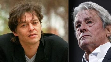 Ari Boulogne Figlio Illegittimo Di Alain Delon Trovato Morto Bigodino