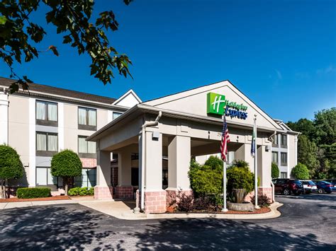 Hotel in Belmont, NC | Holiday Inn Express & Suites Charlotte Arpt-Belmont