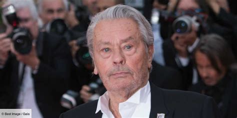 Alain Delon encore très affaibli après son AVC reste sous étroite