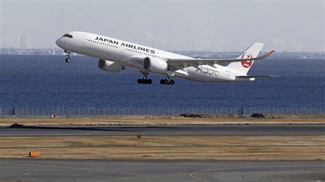 Runway At Tokyo S Haneda Airport Reopens A Week After Fatal Collision