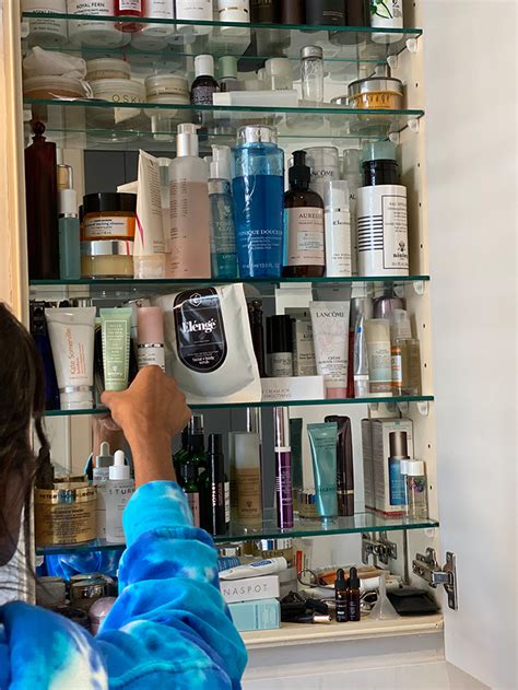 12 Insiders Giving Us All of the Beauty-Storage Inspo | Who What Wear