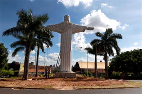 Estátua do Cristo Redentor é reformada em Rio Preto São José do Rio