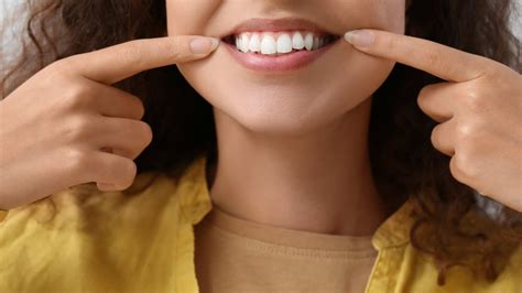 ¿qué Es La Sonrisa Gingival Clínica La Victoria