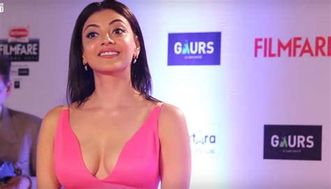 Stunning Beauty Kajal Agarwal Hot Clevage Show At Film Fare