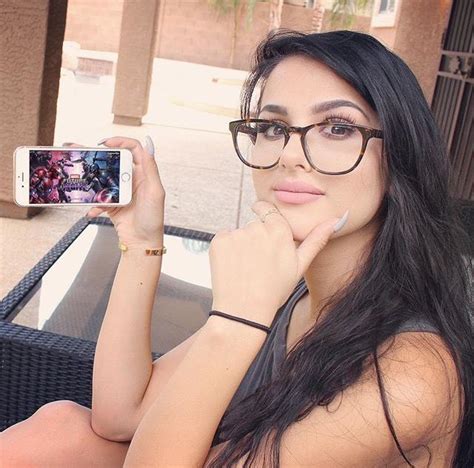 Pin By Ba Nana On Sssniperwolf Sssniperwolf Instagram Fashion Fashion