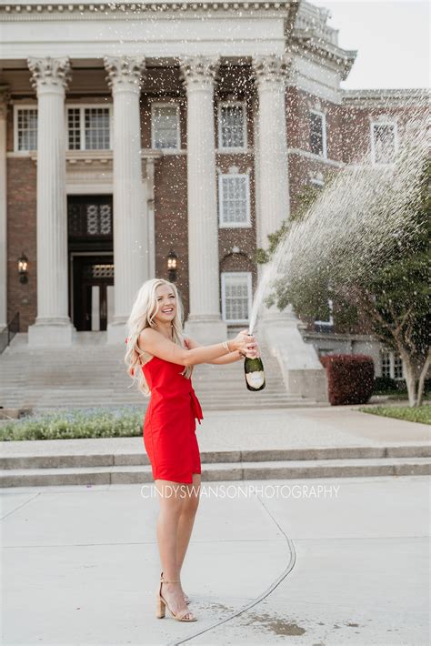 College Senior Portraits In Dallas Texas Smu Graduate Photos Hannah