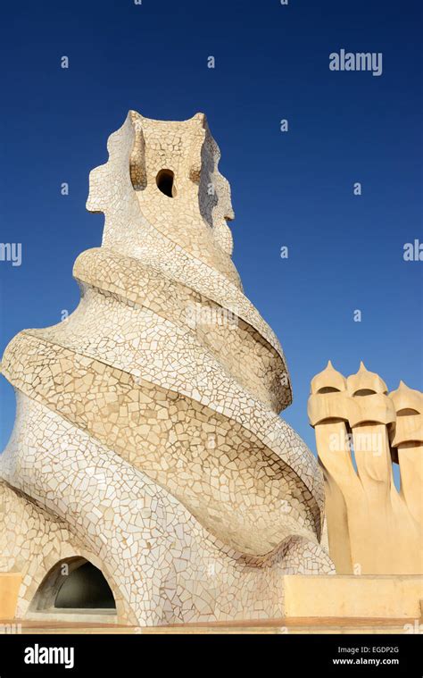 Casa Mila E Casa Mil La Pedrera Terrazza Sul Tetto Con Torri Di