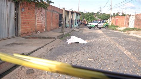 Comerciante Executado V Rios Tiros Na Zona Leste De Teresina