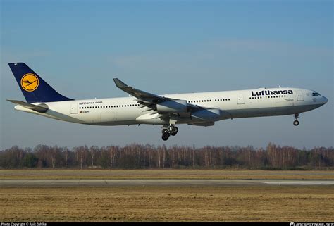 D AIFC Lufthansa Airbus A340 313 Photo by Raik Zühlke ID 172074