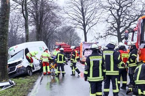 Schwerer Unfall Auf L 1 In Schermbeck Fahrer Eingeklemmt