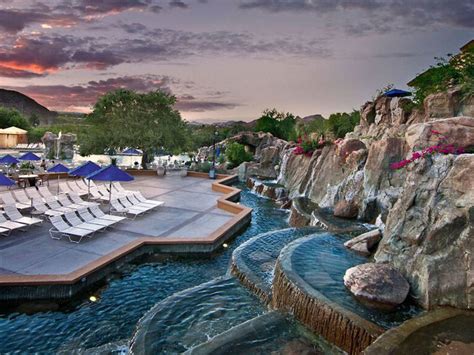 23 Best Hotels in Phoenix for a Luxe Vacation or Staycation