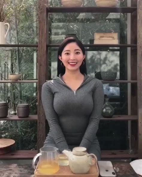 エチエチな韓国人巨乳モデル Twihub ツイハブ