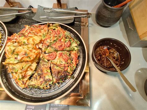 西門町美食｜江陵阿嬤강릉할매韓鍋料理吃到飽 西門店、西門町新開店！498元韓式豆腐鍋、生菜包肉、人蔘雞粥、煎餅、炸雞、炸物、炒冬粉通通無限吃到飽！