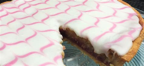 Mary Berry´s Bakewell Tart with Feathered Icing - TheUniCook