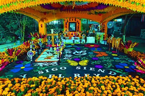 El Piso Del Altar Fue Decorado Con Bellos Tapetes Elaborados Con Arena