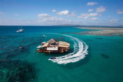 Cloud 9 Un Bar Flottant Dans Les Îles Fidji