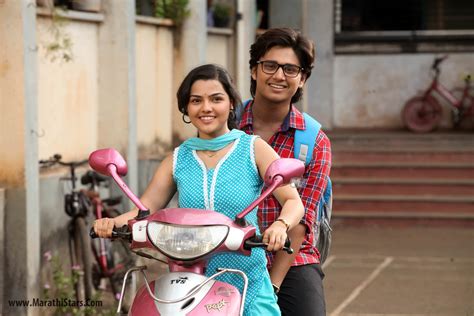 Ti Sadhya Kay Karte Review Marathi Movie Critic Rating Stars