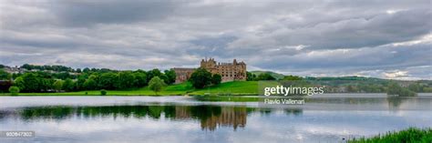 Linlithgow Palace Linlithgow Loch Scotland High-Res Stock Photo - Getty ...