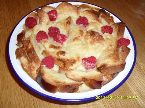 White Chocolate And Raspberry Brioche Pudding Favorite Recipes White Chocolate Raspberry