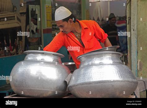 Street food stall india hi-res stock photography and images - Alamy