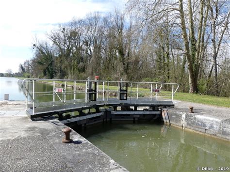 Le Canal Du Loing De Nemours Moret Sur Loing Voyager D Couvrir