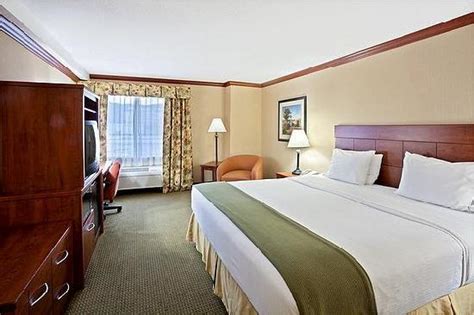 HOLIDAY INN EXPRESS & SUITES PORTLAND-NW DOWNTOWN $152 ($̶1̶6̶2̶ ...