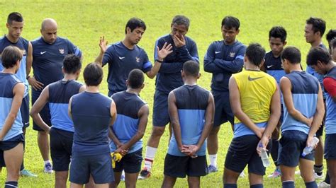 Foto Jabatan Habil Sebagai Manajer Timnas Berakhir