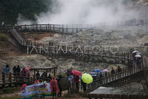 WISATA KAWAH SIKIDANG | ANTARA Foto