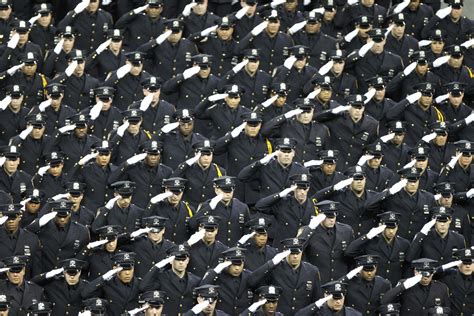 ‘Traitor’ de Blasio booed at Police Academy graduation