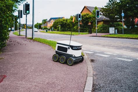 How are Delivery Robots Changing the Future? | CenturyLink